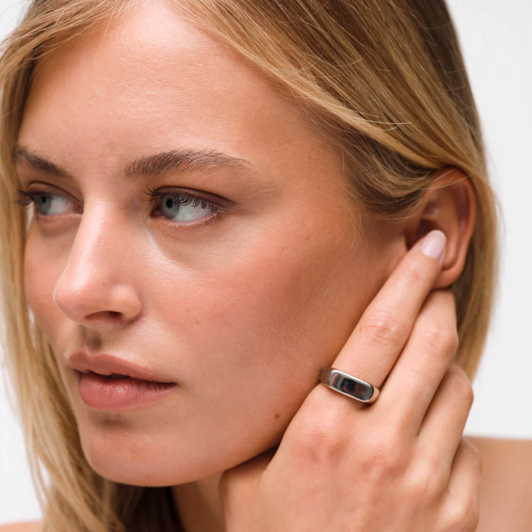 Alix Signet Ring - Image 6